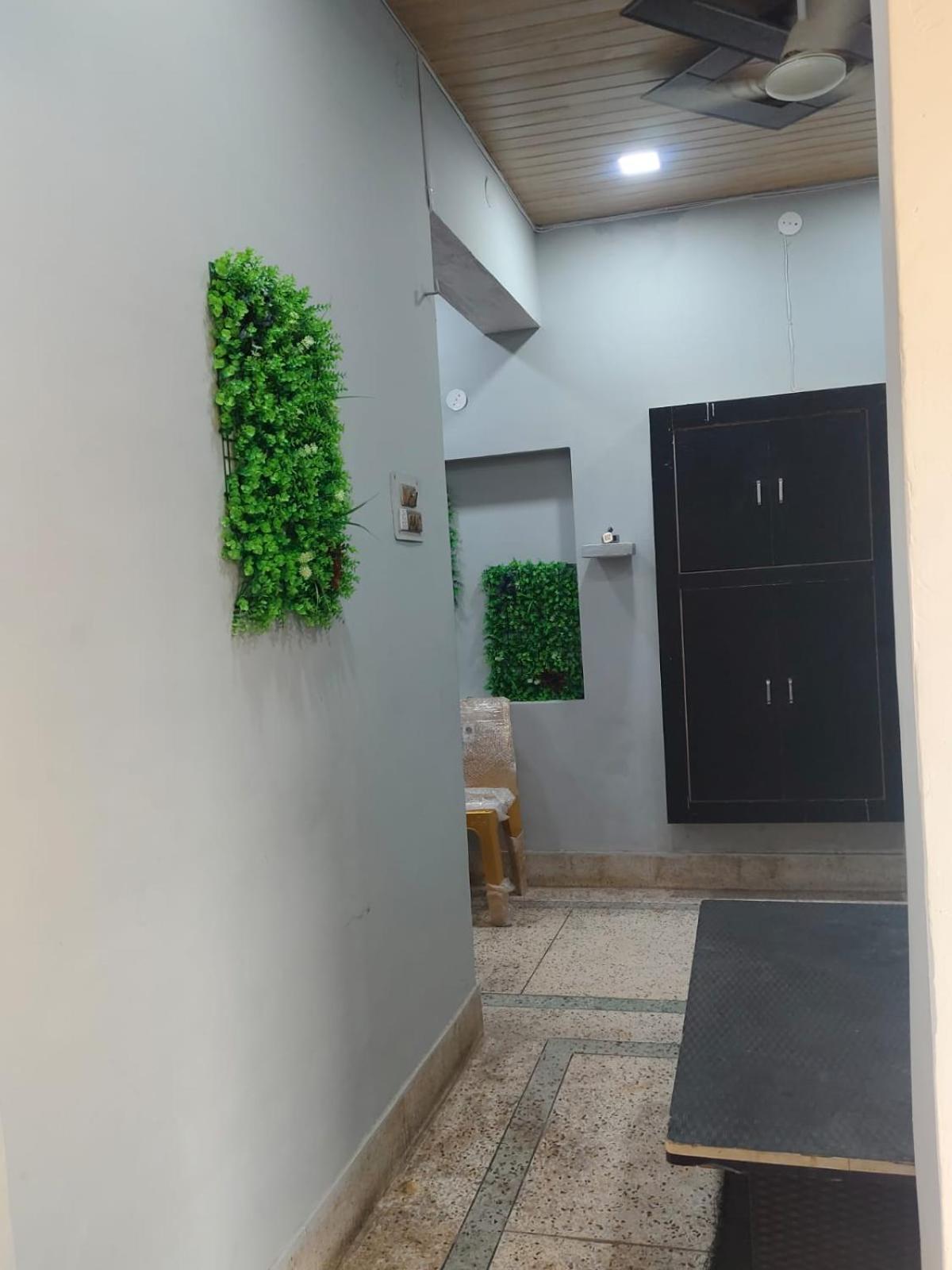 Hotel Crystal Dreams Mathura Exterior photo